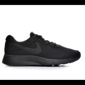 Women’s Nike Tanjun Sneakers